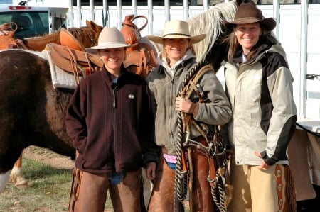 Montana Cowgirls - style, girls, western, women, models, hats, ranch, cowgirls, horses, rodeo, fun, female, boots, fashion