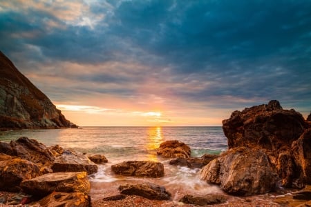 Rocky Beach Sunset - oceans, nature, beaches, sky, sunsets, sea, rocks