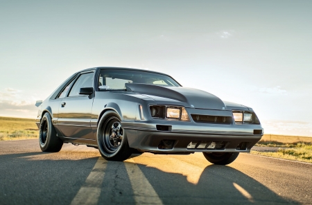 1986-Ford-Mustang-Gt - ford, black rims, cowl hood, gray