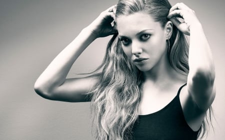 Amanda Seyfried - white, black, actress, amanda seyfried, blonde, girl, woman