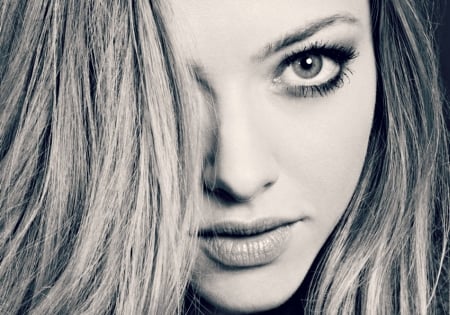 Amanda Seyfried - face, white, black, beauty, actress, amanda seyfried, girl, woman