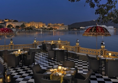 A nice place for dinner - river, night, beautiful, restaurant