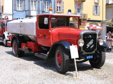 Oldtimer Firetruck - fire truck, ford, oldtimer, oldtimer firetruck