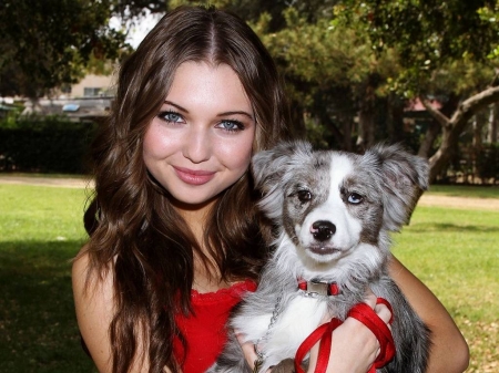 Sammi Hanratty - sammi, 2015, wallpaper, hanratty, model, actress, sammi hanratty, closeup, dog