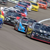 DOMINATE NASCAR RACE