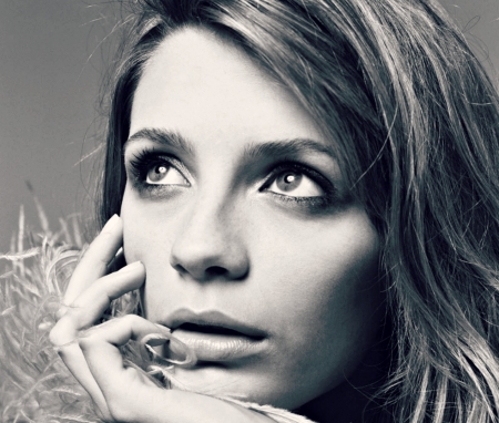 Mischa Barton - white, woman, face, actress, girl, mischa barton, black