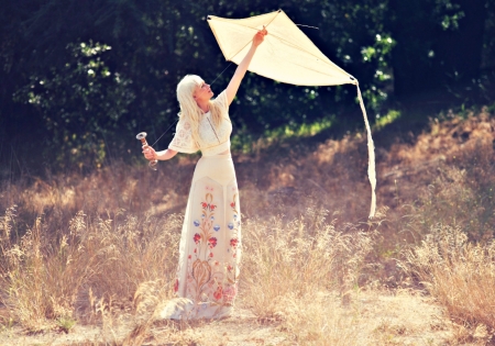 Kirsten Dunst - white, woman, actress, girl, kite, summer, dress, kirsten dunst