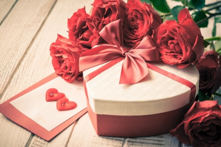 love gift - roses, red, gift, love, hearts