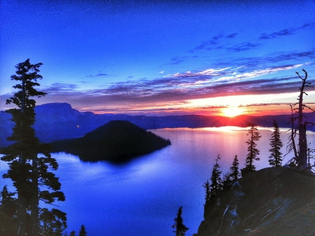 Crater Lake Sunset - national park, sun, mountains, usa, fire