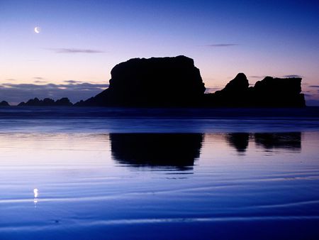 Crescent Moon New Zealand - lake, mountain, landscape