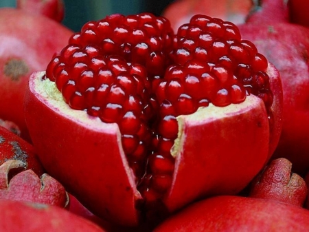 Delicious Pomegranate - pomegranate, fruiet, red, beautiful