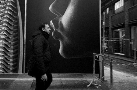 Virtual Kiss - white, abstract, people, photography, black