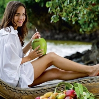Camilla Belle