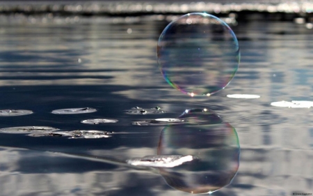 Bubbles - abstract, close-up, water, summer, photography, toys, funny, macro, bubbles, games, wallpaper