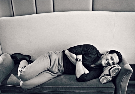 Luke Evans - white, luke evans, sofa, man, actor, smile, bw, black