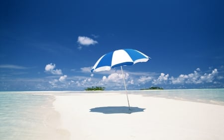 Stunning beah - parasol, beach, summer, sand, trpical