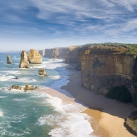 Coastal-cliffs-near-Great-Ocean-Road