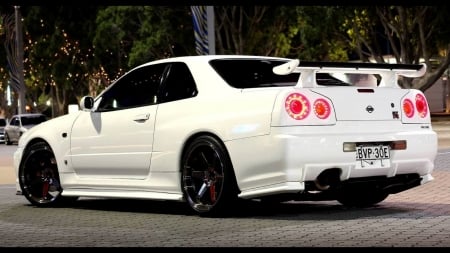 Nissan Skyline GT-R R34 V-Spec II - side view, vehicles, nissan skyline gt-r r34 v-spec ii, white cars, skyline, cars, nissan skyline, nissan