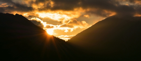 Sunrise Over the Mountains - sky, mountains, clouds, nature, sunrise