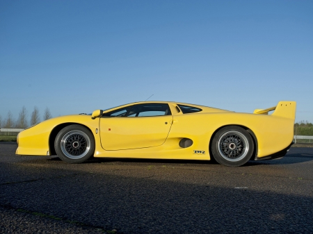 jaguar xj220s - sports, jaguar, yellow, british