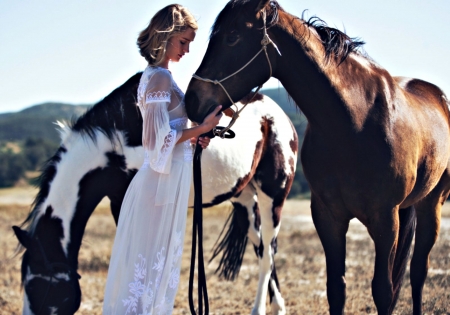 Rosie Huntington-Whiteley - woman, horse, girl, rosie huntington-whiteley, animal, model