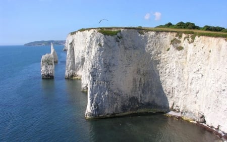 Cliff - cloud, cliff, water, ocean, nature, mountain