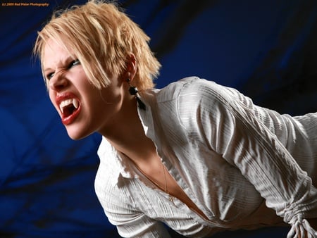 Vampire Girl with long Vampire Fangs - female, girl, photography, rod meier, vampire, gothic, model, dark, vampire fangs, fotoshooting, blonde