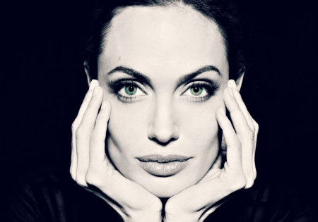 Angelina Jolie - woman, actress, girl, bw, black, white, angelina jolie, face, hand