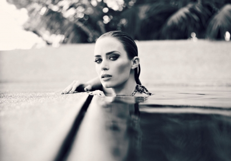 Emily Blunt - woman, actress, girl, water, summer, bw, black, emily blunt, white