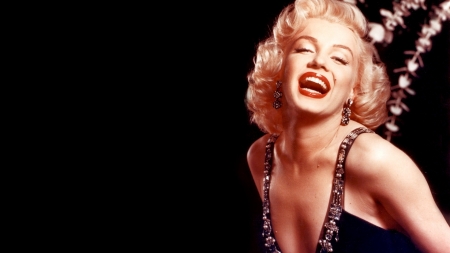 Marilyn Monroe - woman, actress, girl, marilyn monroe, smile, black, blonde