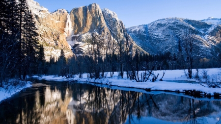 beautiful yosemite winter scene - trees, river, winter, mountains, cliffs