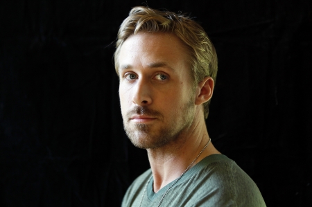 Ryan Gosling - black, actor, Ryan Gosling, blue, blond, man