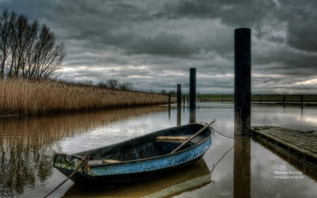 Boot romantic - abstract, romantic, photography, landscape, scene, lakw, fall, nature, autumn, wallpaper