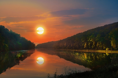 Lake Linganore Sunset - clouds, Maryland, trees, water, reflection, mountain, Lake Linganore, sunset, lake, sun, sky