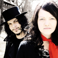 white stripes jack and meg