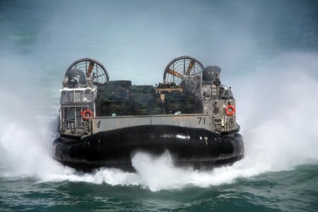 LCAC Navy - water, hover