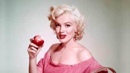 MONROE Marilyn Apple - Photoshop, Actresses, Legend, Doll, Apple, Pinup, Hollywood