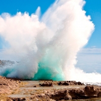 fabulous crashing waves