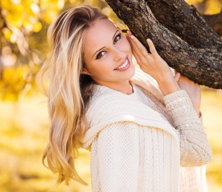 Blonde - view, autumn, girl, smile, tree, blonde