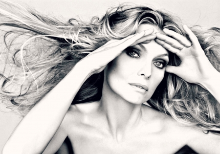 Michelle Pfeiffer - white, beauty, woman, actress, girl, michelle pfeiffer, bw, black