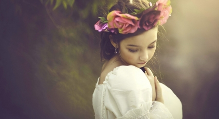 Cute Little Girl - child, wreath, flowers, pretty