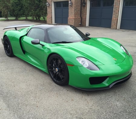 PORSCHE 918 SPYDER - Sports Car, Porsche, Black Rims, Green