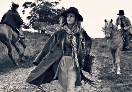 Andreea Diaconu - hat, people, girl, horse, cowgirl, romanian, black, white, animal, woman, model, bw, Andreea Diaconu