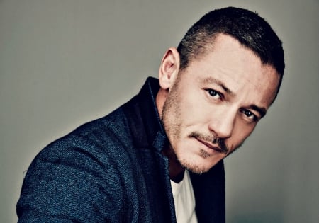 Luke Evans - model, luke evans, actor, male, blue, man