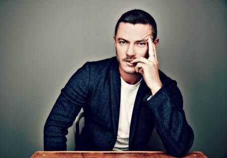 Luke Evans - luke evans, actor, male, blue, man