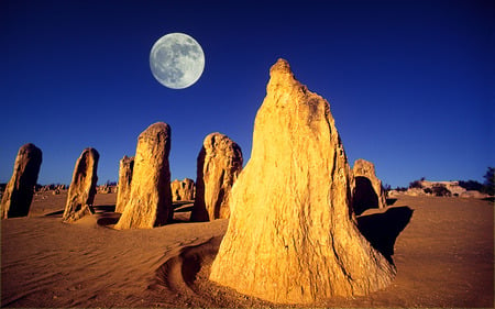 Australian desert - moon, windows7theme, desert, australia