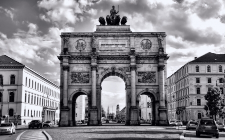 siegestor triumphal arch in munich - street, monument, arch, black and white, city, sky