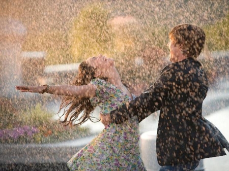 Singing in the rain - emmotion, happiness, love, couple