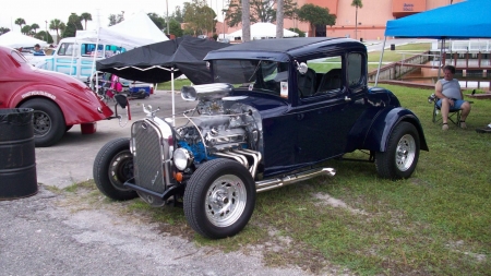 1932 Ford Hotrod - classic, chrome, motor, blue