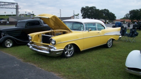 57 Chevy - bowtie, yellow, classic, gm